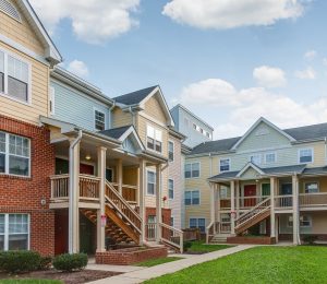 Savannah Heights apartment exterior